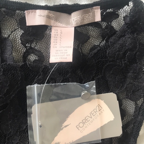 ⭐️❤️ Lace Peplum ❤️⭐️ - Picture 3 of 3